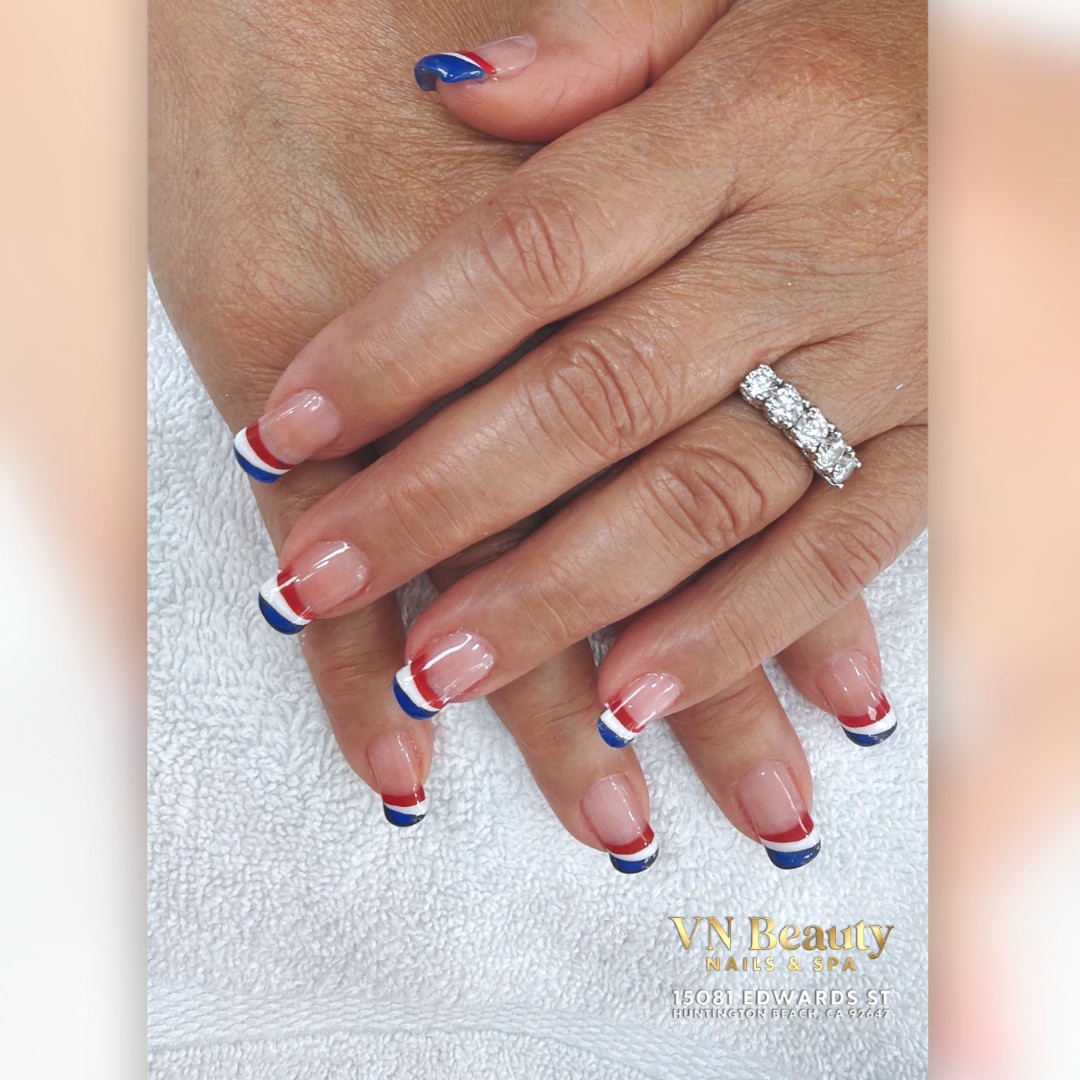 Trending July Nail Ideas